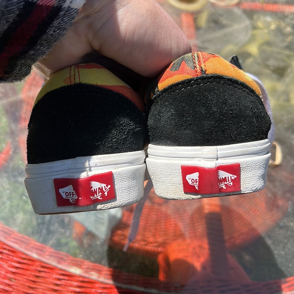 Vans - Picture 3 of 3